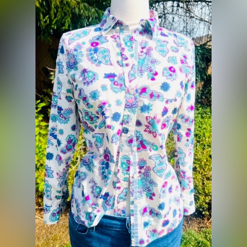 TALBOTS 🌺 Floral Button-Up Shirt - White and Blue